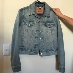 Levi’s Light Wash Denim Jacket size S